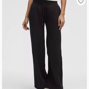Lululemon Scuba Mid-Rise Wide-Leg Pant
Regular Length